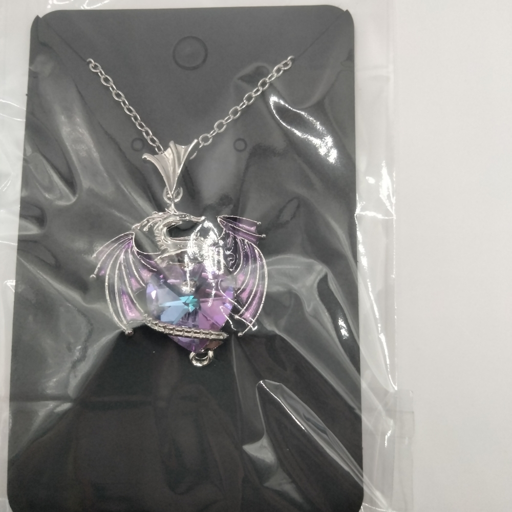 Dragon and Heart Gem - Purple - Picture 5 of 7